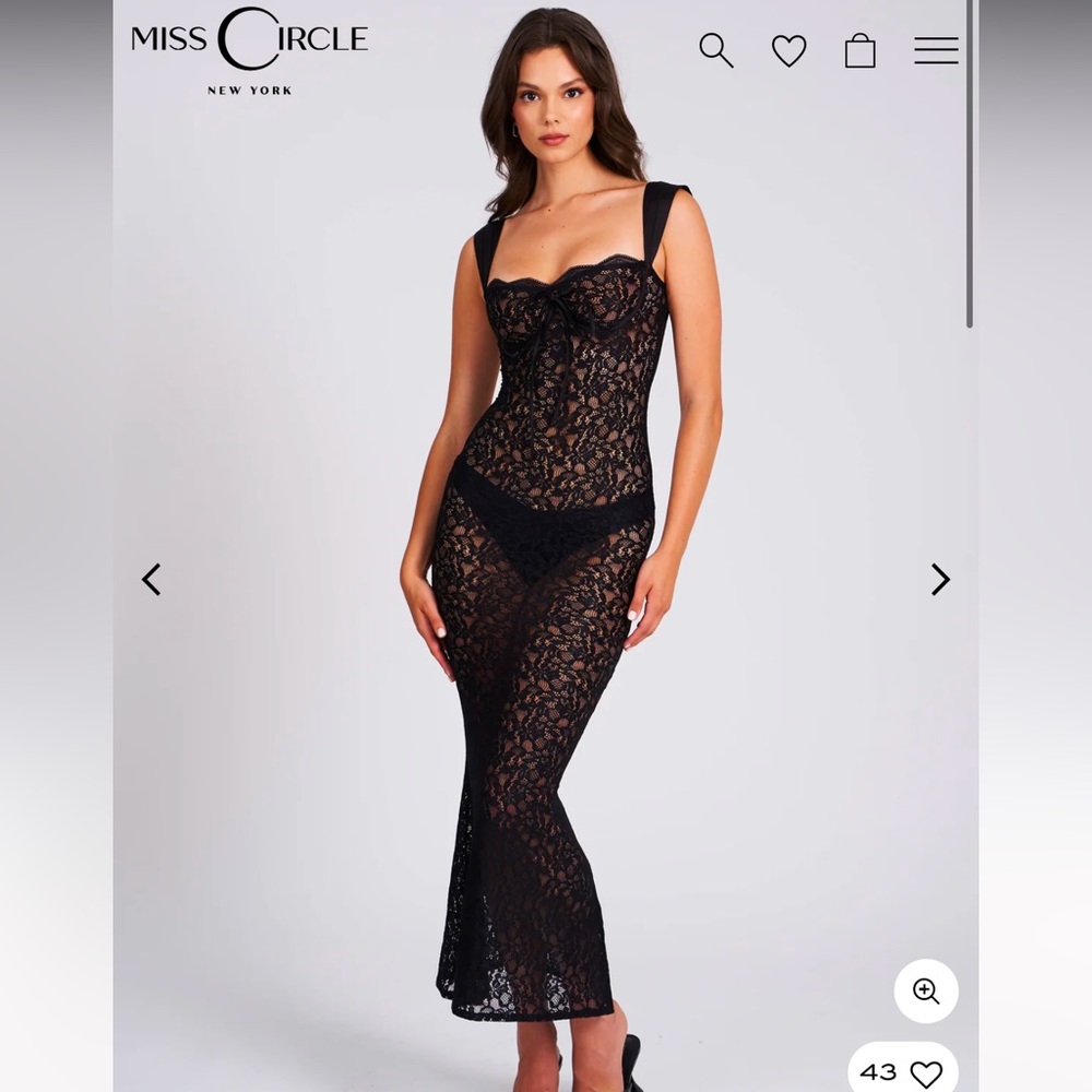 Miss circle Veronica  lace dress 
Perfect condition worn once